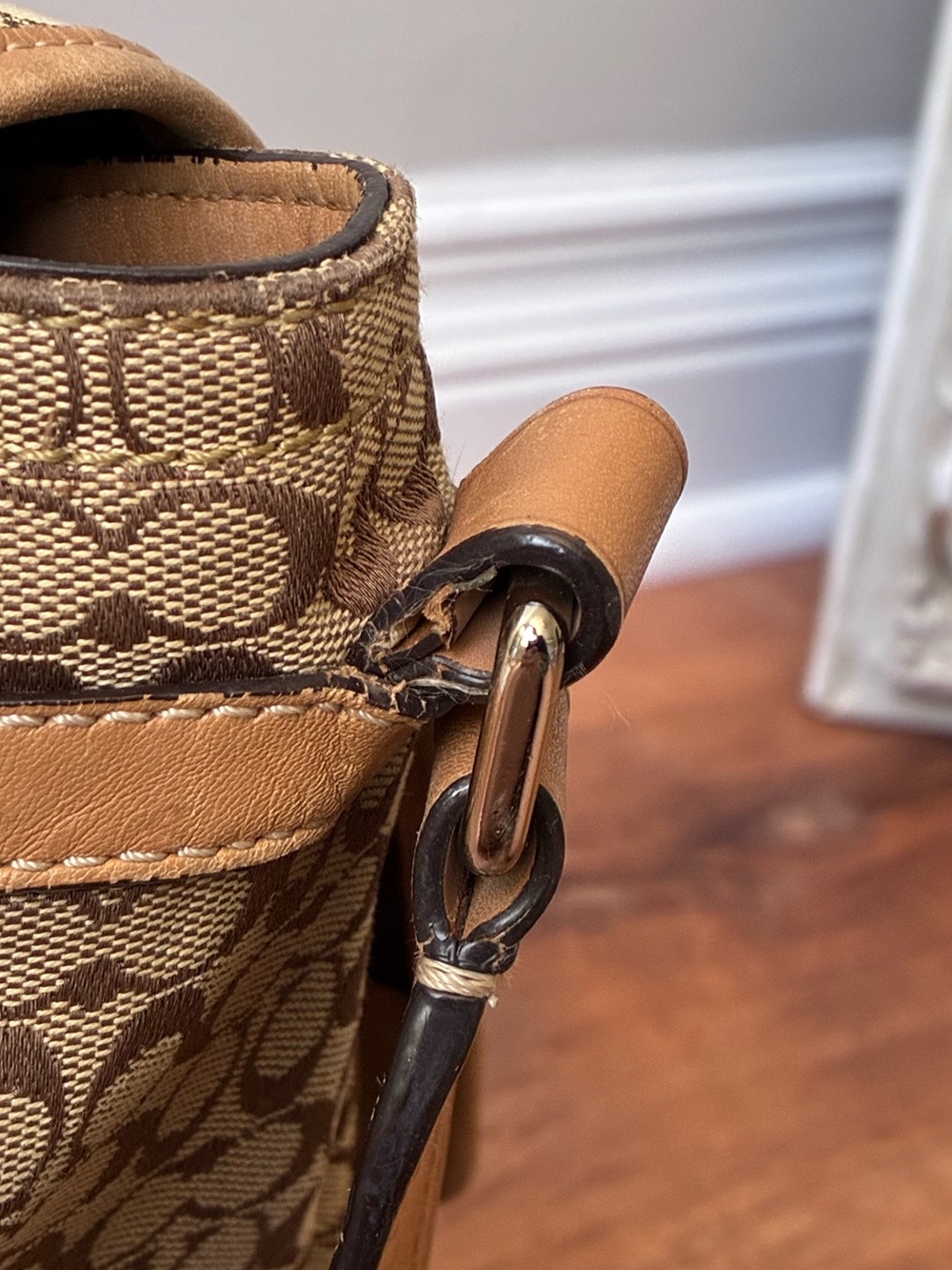Coach Signature Voyager Cross Body Messenger Bag F70183 Jacquard / Leather - Picture 4 of 15